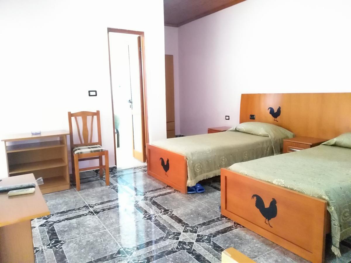 Hotel Gjeli Fier Ngoại thất bức ảnh