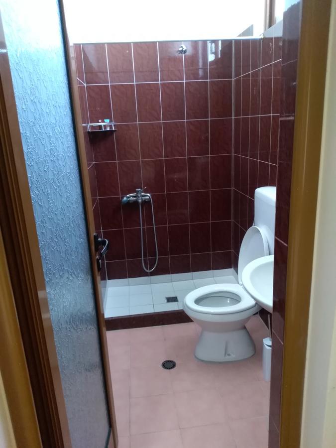 Hotel Gjeli Fier Ngoại thất bức ảnh
