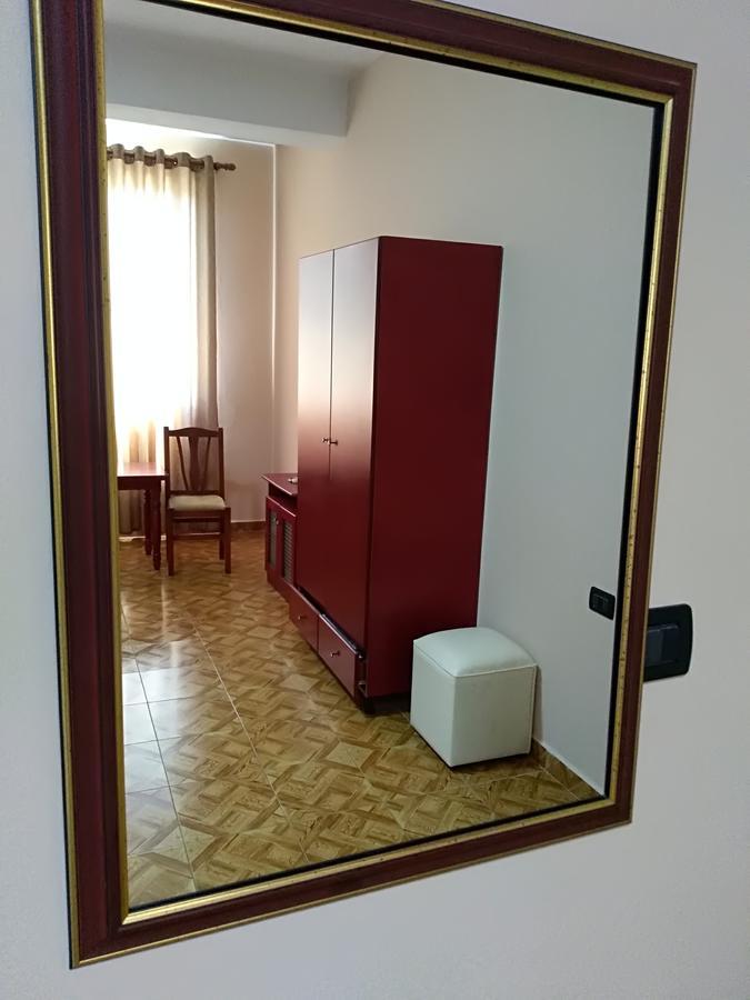 Hotel Gjeli Fier Ngoại thất bức ảnh