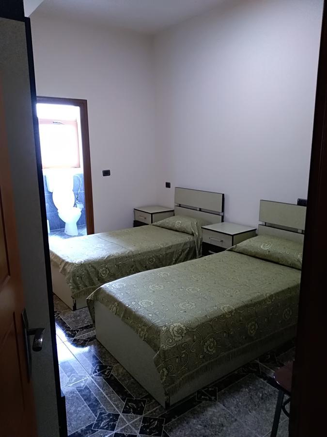 Hotel Gjeli Fier Ngoại thất bức ảnh
