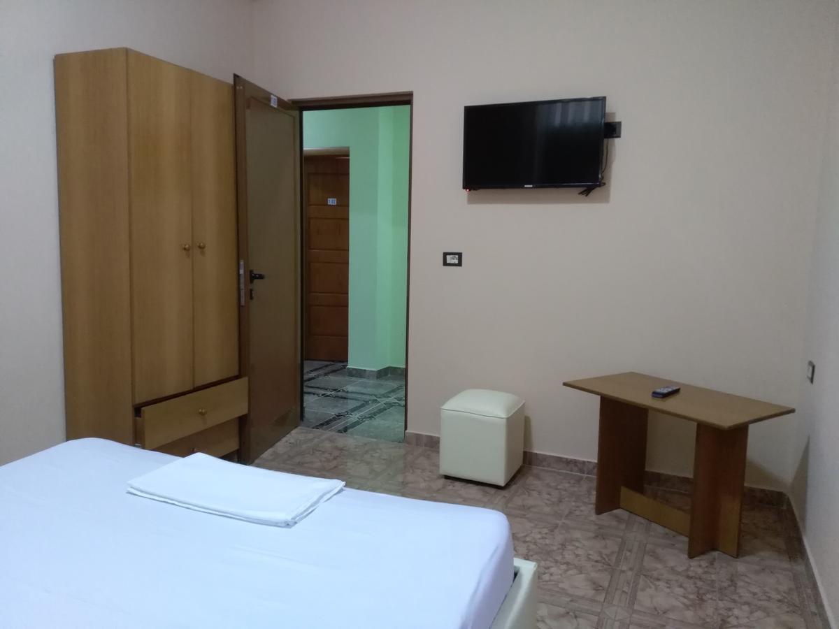 Hotel Gjeli Fier Ngoại thất bức ảnh